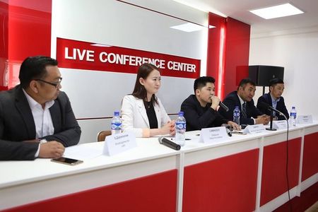 Нэвтрүүлэг бэлтгэсэн сэтгүүлчийг дарамталжээ