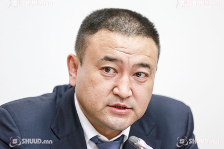 Б.Чойжилсүрэн: Намайг улс төрд байгаа болохоор их баалдаг