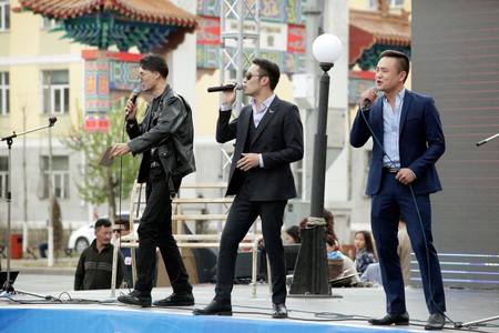 УДЭТ-ын жүжигчид Сүхбаатарын талбайд тоглолт хийнэ