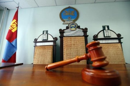 Төрсөн охиноо хүчиндсэн хэрэгтэнд 15.6 жилийн ял оноолоо