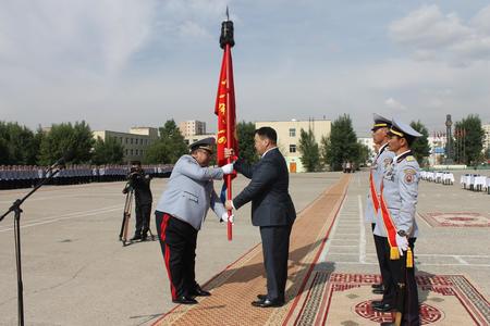 Байлдааны туг гардуулах ёслолын ажиллагаа боллоо