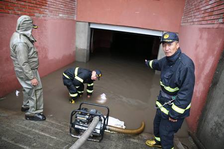 Борооны усыг соруулж, аюулгүй байдлыг хангалаа