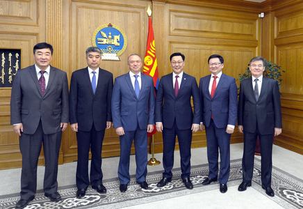 Хөрш орнуудын Худалдаа, аж үйлдвэрийн танхимуудын тэргүүнтэй уулзлаа