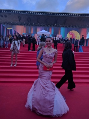 Москвагийн кино наадамд мисс А.Баярцэцэг оролцлоо