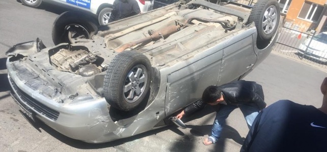 Приус онхолдож, гурван хүн нас баржээ