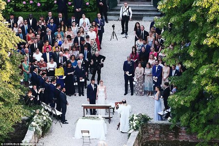 Жессика Частайн хуримаа хийлээ