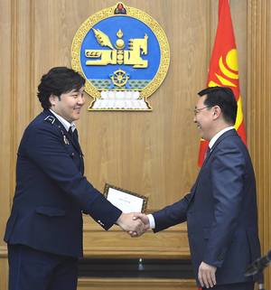 Г.Ариунбаатарыг 80 сая төгрөгөөр шагналаа