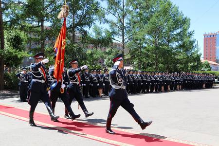 Цагдаа нар цол нэмлээ