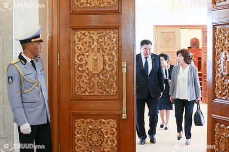 Чуулганы хуралдаан завсарлалаа