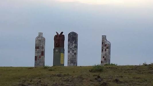 Батноров хийцийн эмээл хөшөөнд мөнхрөв