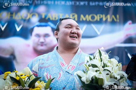 Хакухо М.Даваажаргал нэрээ Мияагино болгон өөрчилжээ