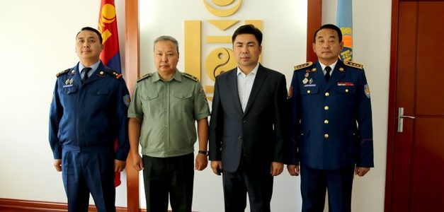 Засаг дарга Н.Наранбаатарт бэлтгэл дэд хурандаа цол олголоо