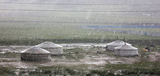 Архангай, Хөвсгөл, Булганы нутгаар дуу цахилгаантай бороо орно