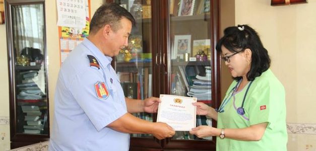 Алба хаагчдыг үнэ төлбөргүй сувилан эмчилж байна