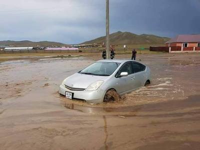 Сонгинохайрхан дүүрэгт үер буужээ