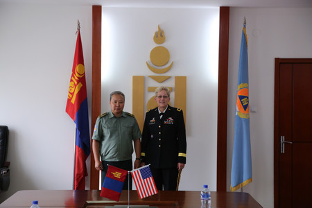 Хошууч генерал Лаури Хаммелийг хүлээн авч уулзлаа