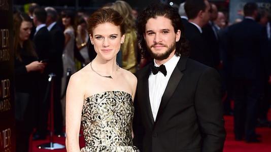 “Хаан ширээний тоглоом” киноны хос сүй тавив