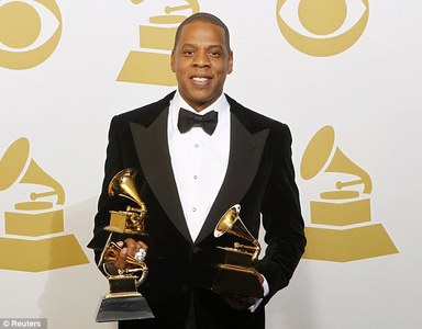 Жей Зи: Бурхан гэр бүлийг минь бэлэг болгож над руу явуулсан