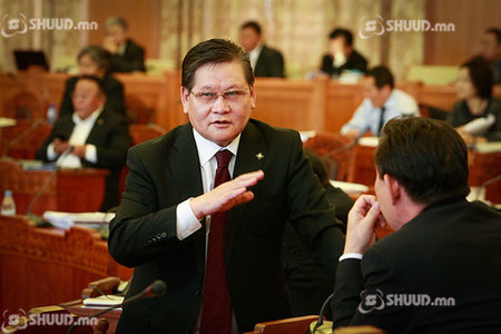 Ө.Энхтүвшин: Ерөнхий сайд нуруундаа гэмтэл авсан