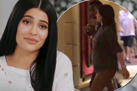 Кардашианы отгон дүү жирэмсэн болжээ