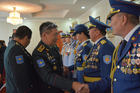 Есөн албан хаагчид хурандаа цол олголоо