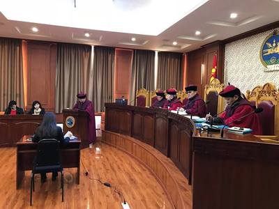  Үндсэн хууль зөрчсөн гэж дүгнэв