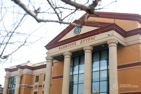 Баянзүрх дүүргийн Засаг дарга нар хамгийн олон газар олгожээ 