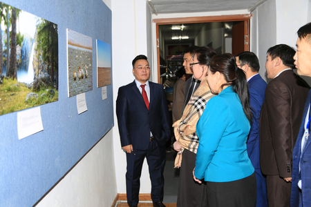 “Миний эх орон” үзэсгэлэн Дундговь  аймагт нээлтээ хийлээ