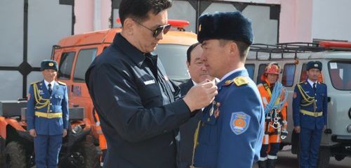 Аврагчид шагналаа Ерөнхий сайдаас гардаж авлаа