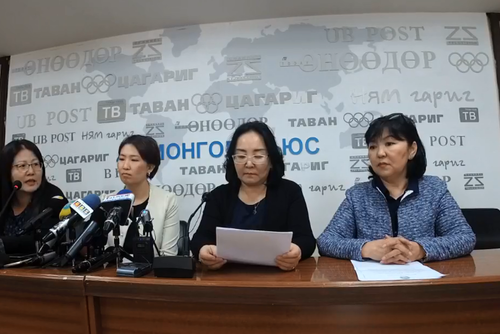 Харанхуйд наадам хийж Монгол уламжлалыг уландаа гишгэсэн