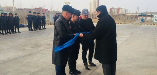 Шуурхай алба пургон автомашинтай боллоо