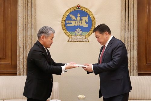“Цахим бодлогын түр хороо” байгуулах тогтоолын төсөл өргөн барив