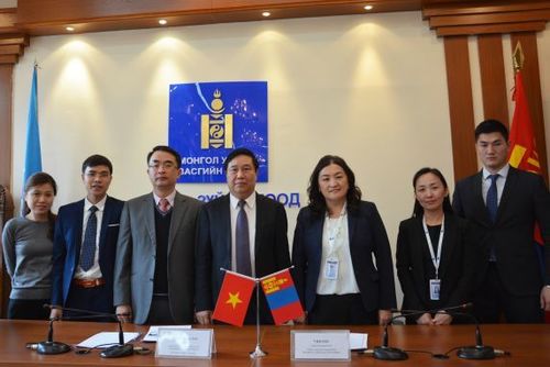 Монгол-Вьетнамын хооронд ялтан шилжүүлэх хэлэлцээрийн төслийг баталлаа