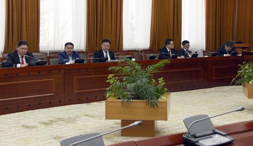 Төсвийн байнгын хороо зургаан асуудал хэлэлцэн шийдвэрлэв