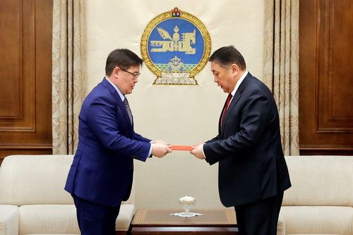 Г.Занданшатар УИХ-ын тогтоолын төслийг өргөн барилаа