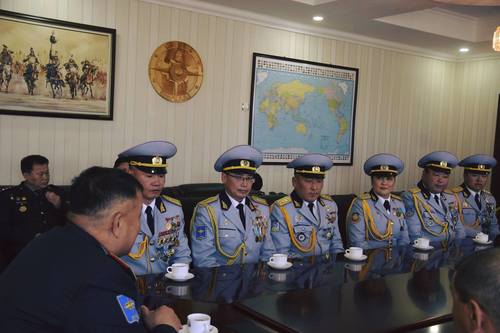 Хурандаа цол олголоо