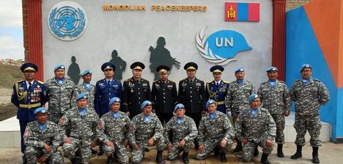 Энхийг сахиулагчид хүндэтгэлийн самбартай боллоо