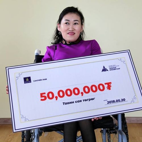 НӨАТ-ын 50 сая төгрөгийн азтан батламжаа гардан авлаа