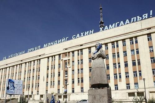 Цонхоор үсэрч, нас барсан эмэгтэйн хэргийг шалгаж байна