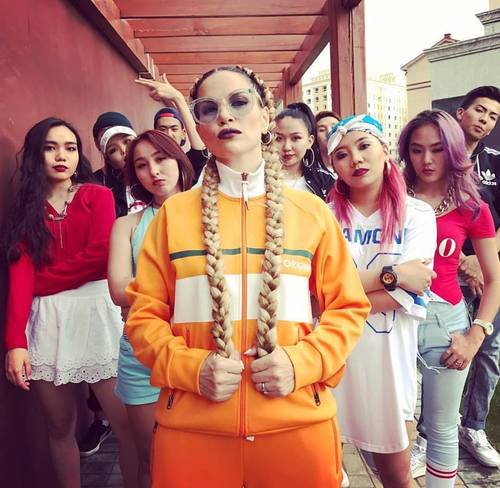 Азийн шилдэг 50 дууны  жагсаалтад “Don’t stop” багтжээ