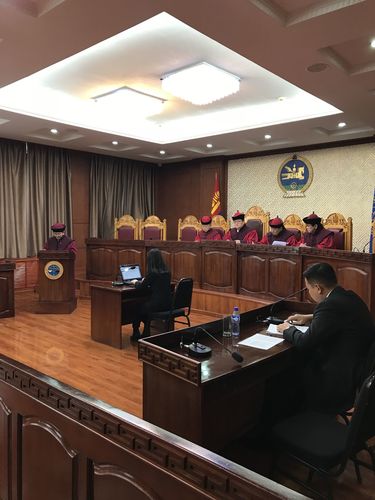 Шүүхийн шийдвэр гүйцэтгэх хуулийн зарим заалтыг түдгэлзүүллээ