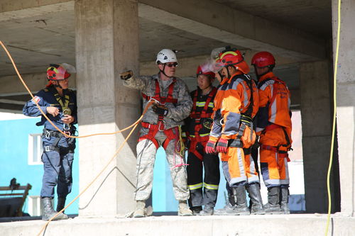 Монголын аврагчид олон улсын түвшинд үүрэг гүйцэтгэх чадвараа харууллаа