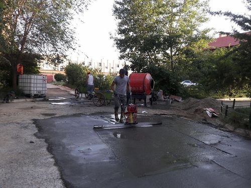 1.976 м.кв талбайн хатуу хучилттай авто замын нөхөөсийг хийнэ