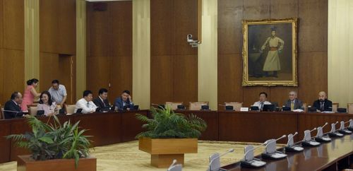 Төслүүдийг анхны хэлэлцүүлгээр нь батлуулахыг дэмжив
