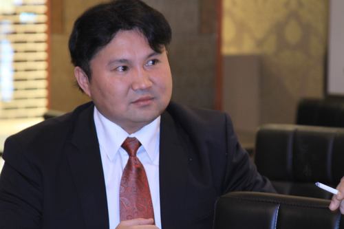 П.Эрдэнэзаан МУГЖ цолоор энгэрээ мялаана