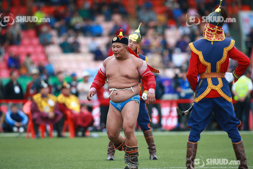 Н.Батсуурь: Үндсэн хуулийн өдрөөр үндсэн хуульд заасан ялгаварлуулахгүй байх эрхээ зөрчүүллээ