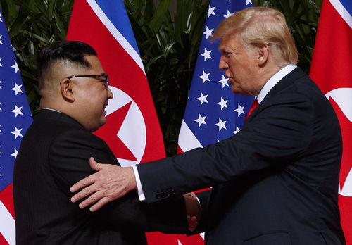 Трамп: Пхеньяныг цөмийн зэвсгээс ангижруулах ажлыг хурдасгах шаардлагагүй