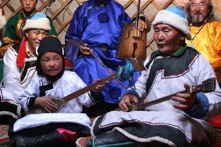 Ерөөлч, магтаалчид Хүй долоон худагт чуулна 