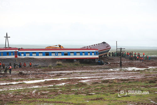 Төмөр замыг засварлаж, хөдөлгөөнийг нээжээ