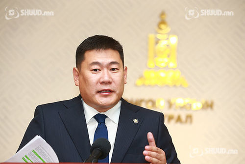 Л.Оюун-Эрдэнэ: Хордлого даамжирч хөлөнд нөлөөлснөөс мэс засалд орлоо